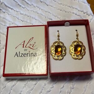 Gold Earrings with topaz stone